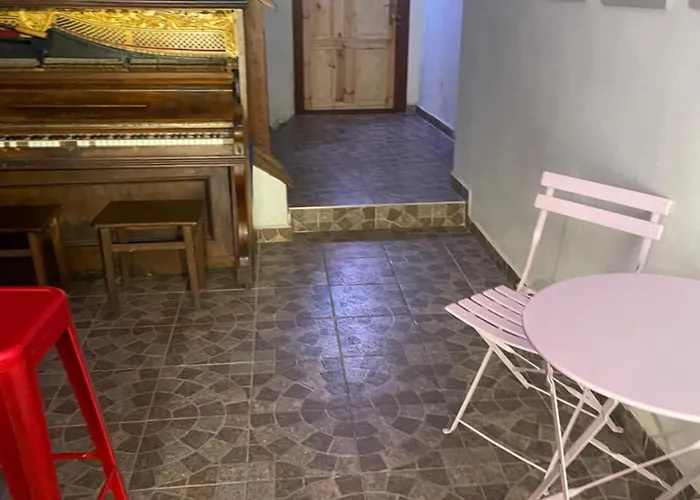 Unesco 14 Century Apartment